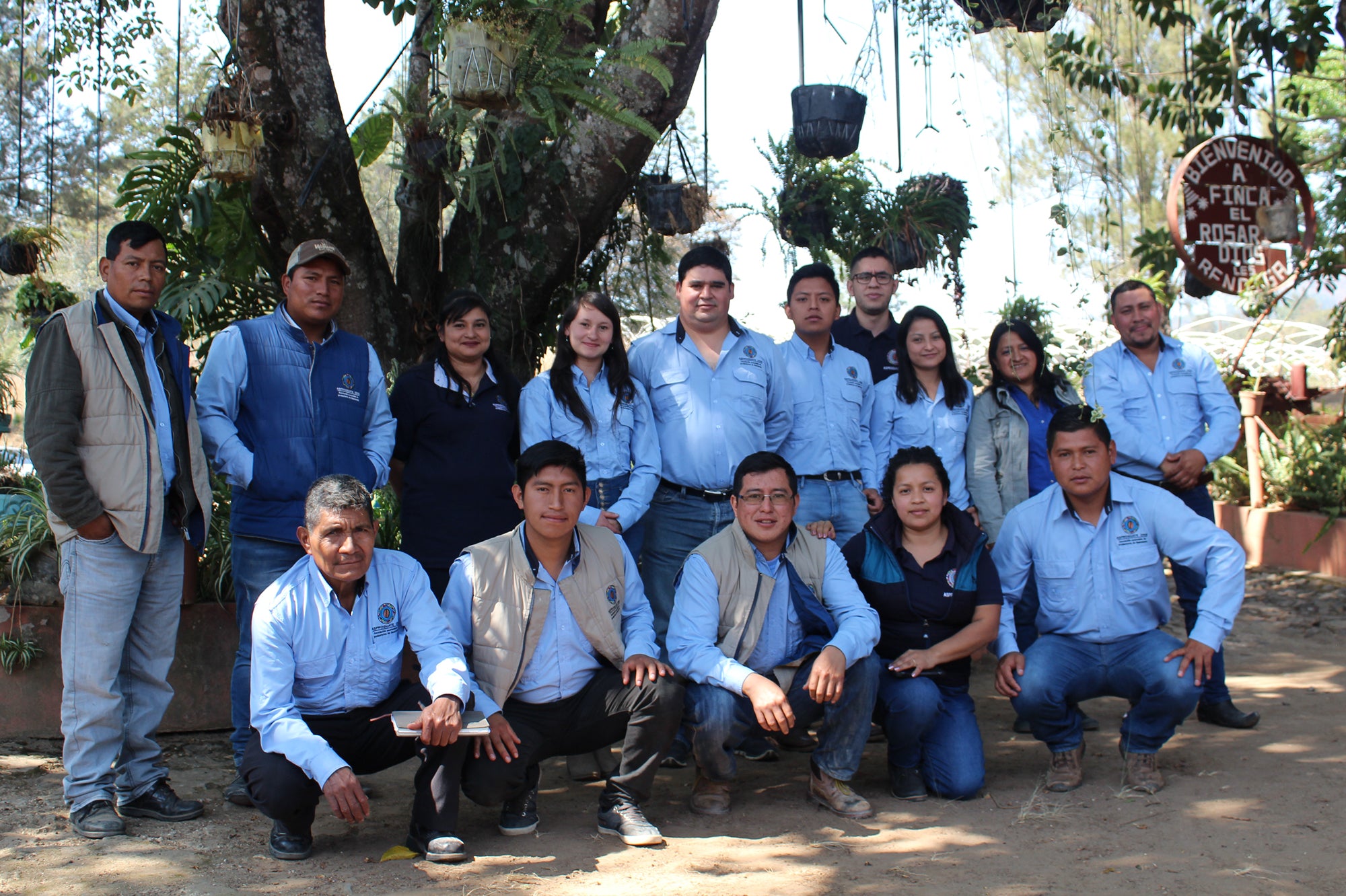 image of farmers and staff at guatemalan coffee farm